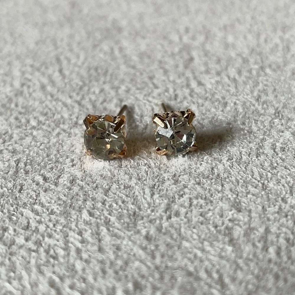 Diamond stud earrings